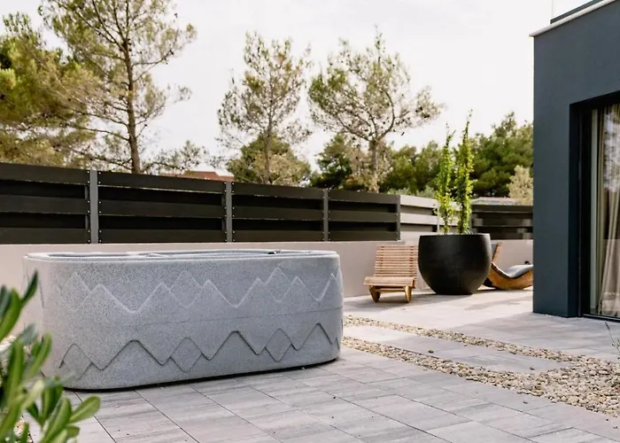 Domina By 게스트하우스