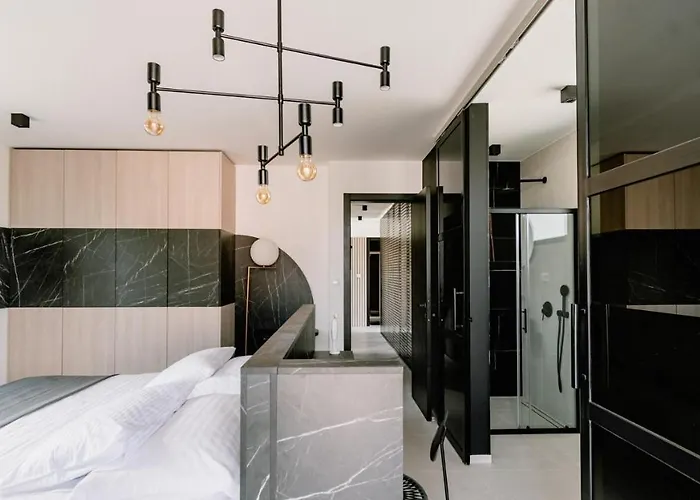 Domina By 4* 스리마